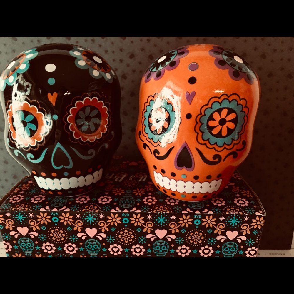 Halloween Black Orange Ceramic Sugar Skull Shakers - Picture 6 of 7